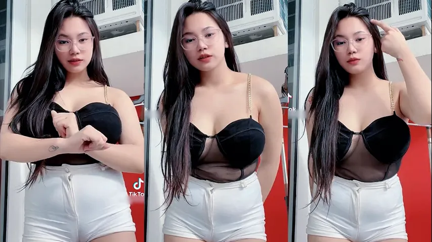 Tiktoker Toge Baju Tembus Pandang
